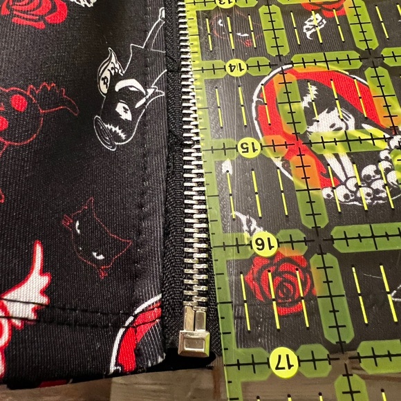 Emily the Strange Hot Topic Black Goth Flare Skater Mini Skirt Front Zip Large - Picture 10 of 12